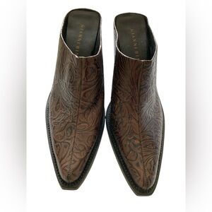 Gianni Bini Lariat Heeled Mules 10M